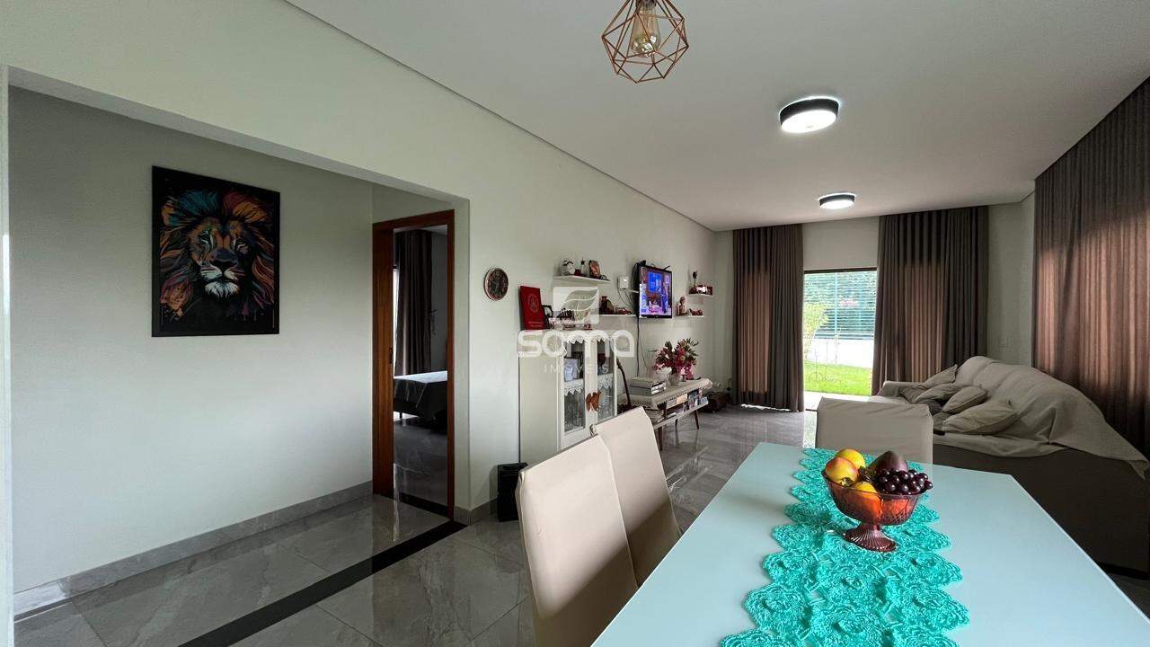 Casa em condomínio à venda no Residencial Clube dos Militares I: