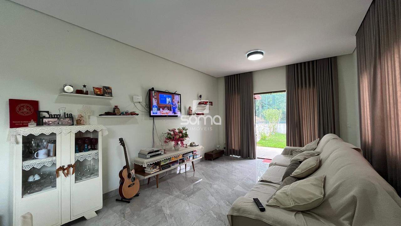 Casa em condomínio à venda no Residencial Clube dos Militares I: