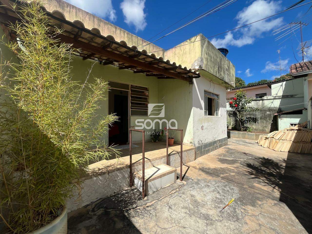 Casa à venda no Célvia: 