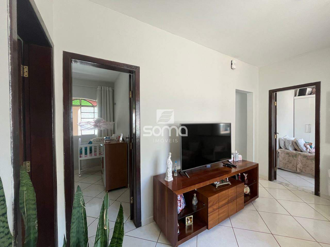 Casa à venda no Célvia: 