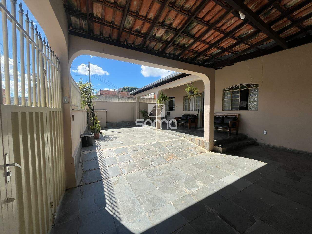 Casa à venda no Célvia: 