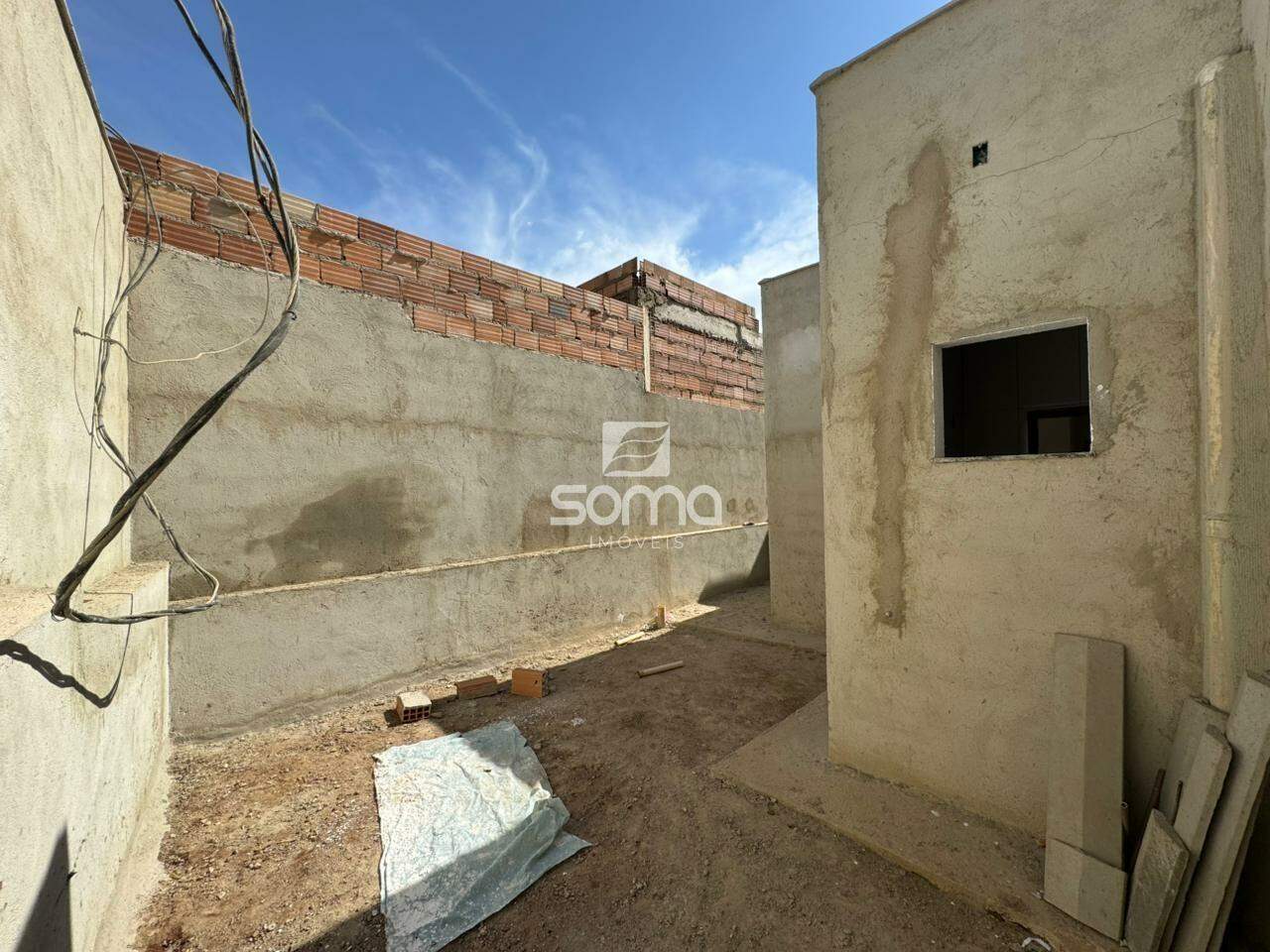 Casa Geminada à venda no Granjas Reunidas São Vicente: