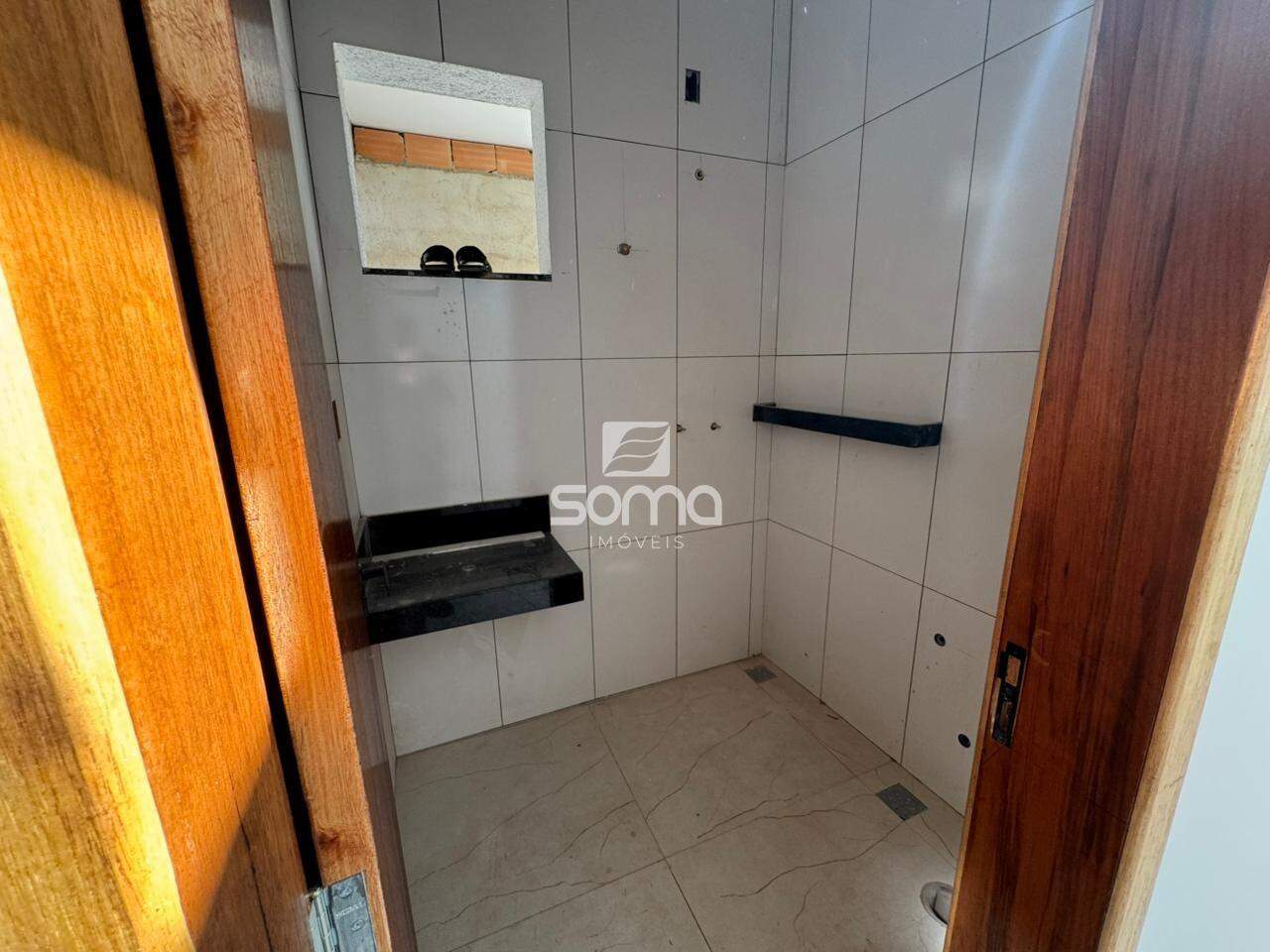 Casa Geminada à venda no Granjas Reunidas São Vicente: