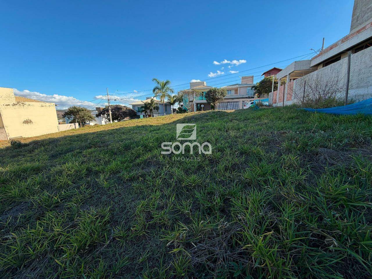 Lote à venda no Condominio Rosa dos Ventos: