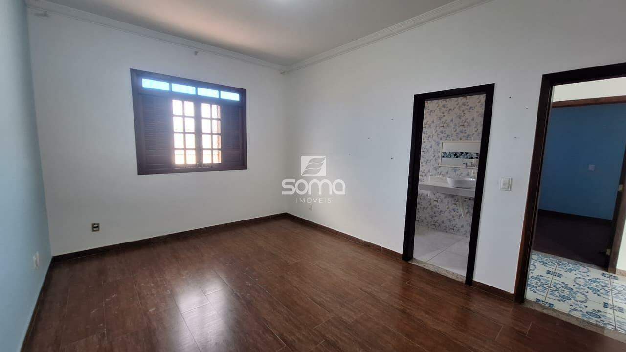Casa em condomínio à venda no Rosa dos Ventos: