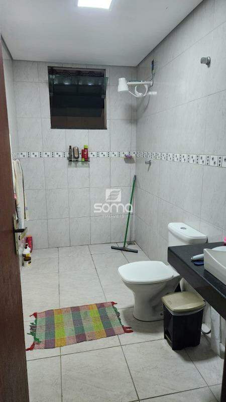 Casa à venda no Célvia: