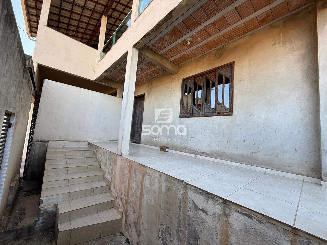 Casa à venda no Célvia: