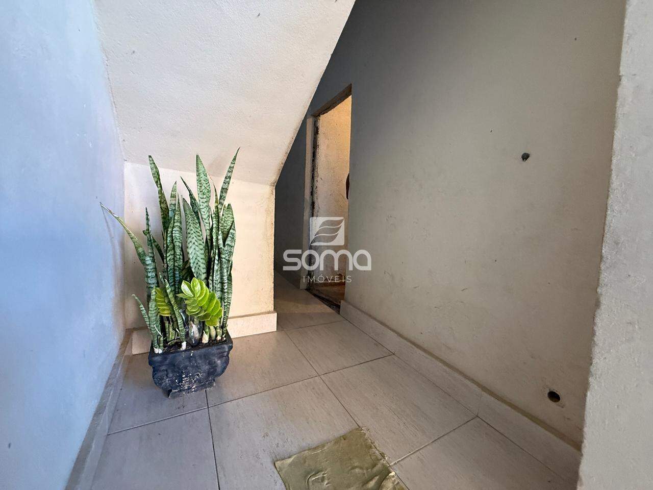 Casa à venda no Célvia: