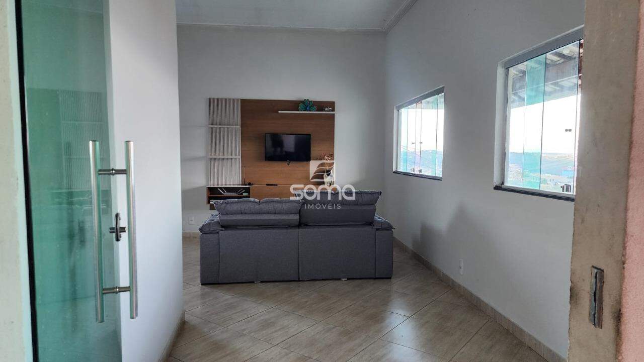 Casa à venda no Célvia: