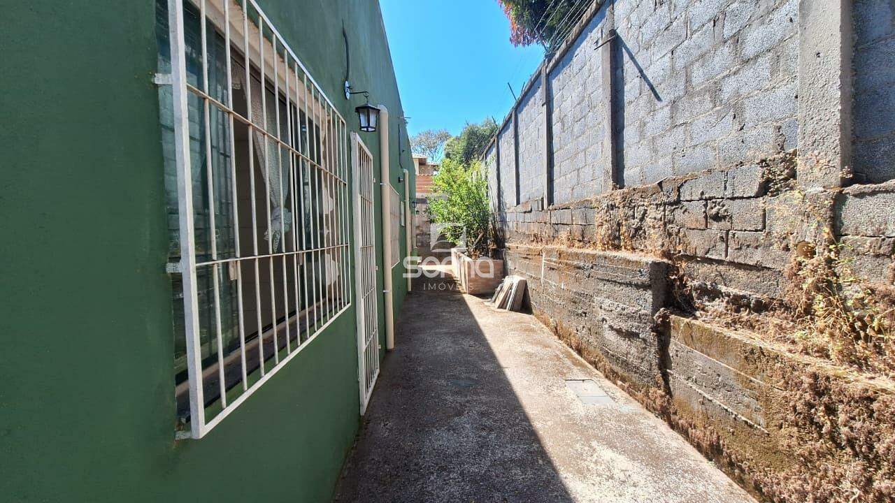 Casa à venda no Chácaras Cachoeira: