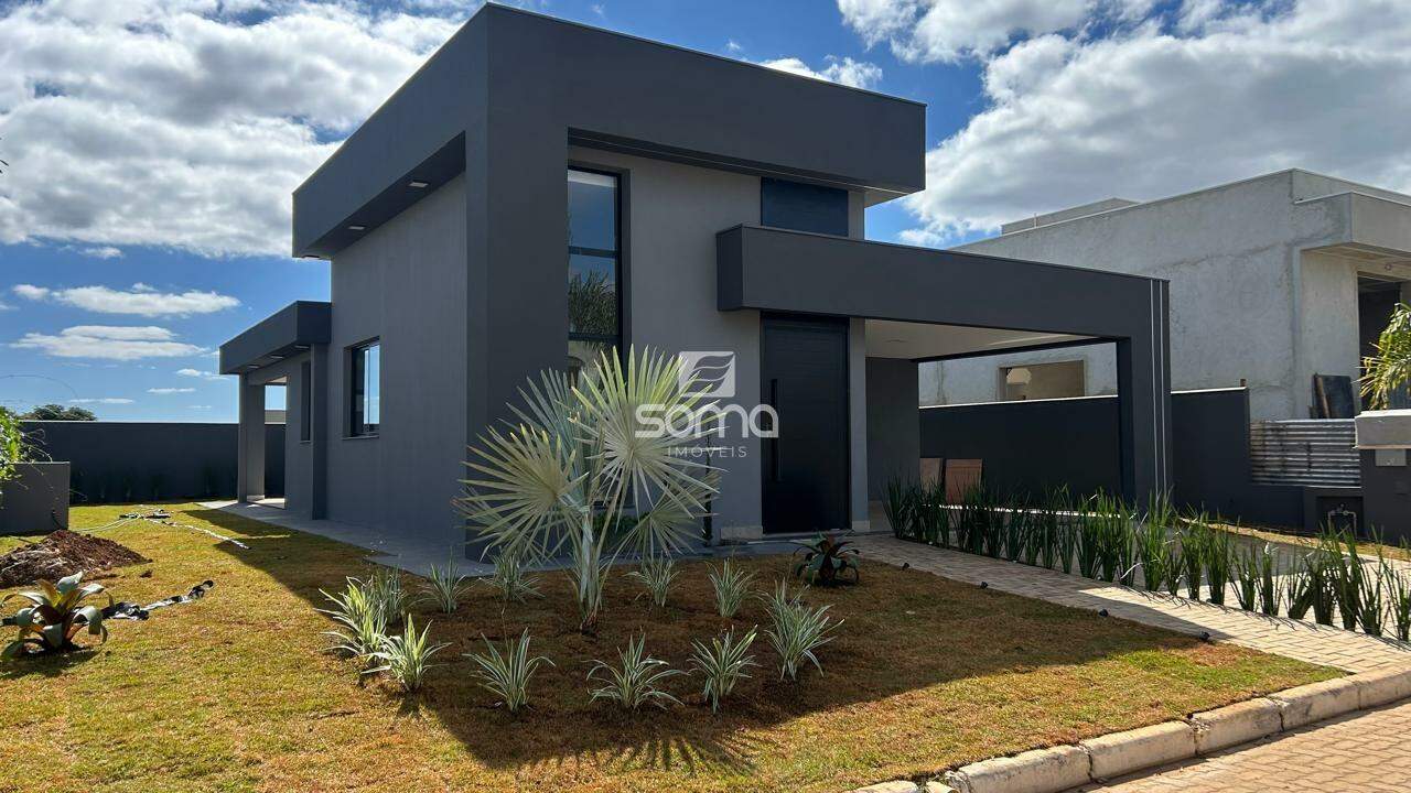 Casa em condomínio à venda no Cond. Villas Park III: