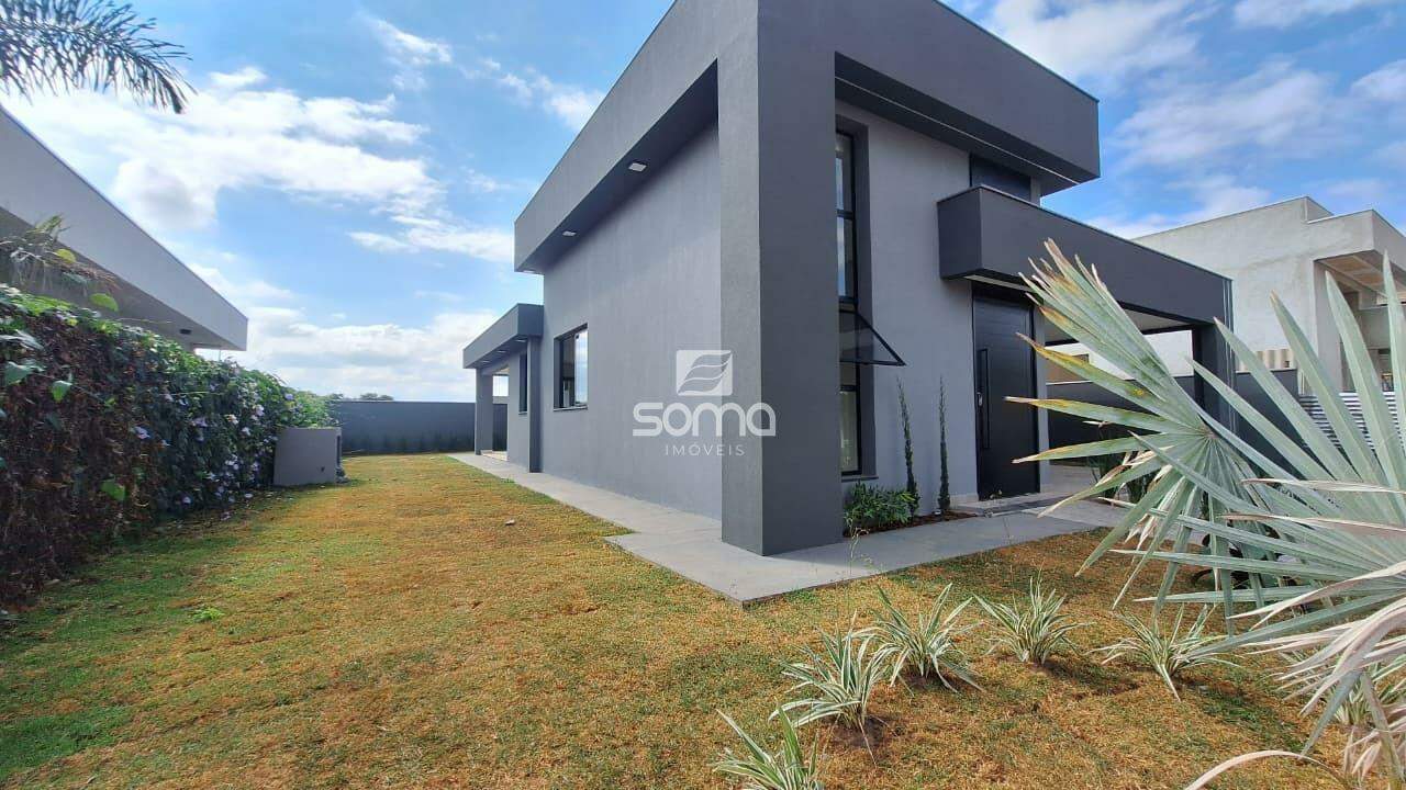 Casa em condomínio à venda no Cond. Villas Park III: