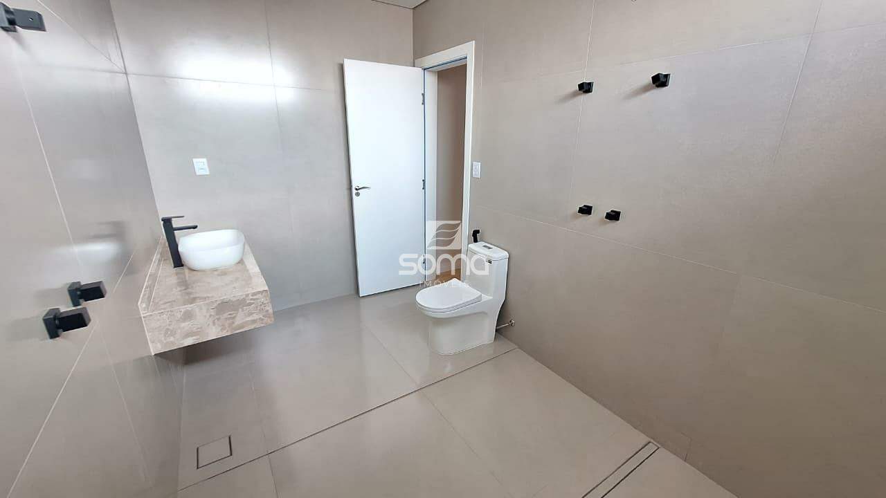 Casa em condomínio à venda no Cond. Villas Park III: