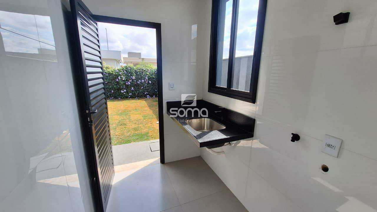 Casa em condomínio à venda no Cond. Villas Park III: