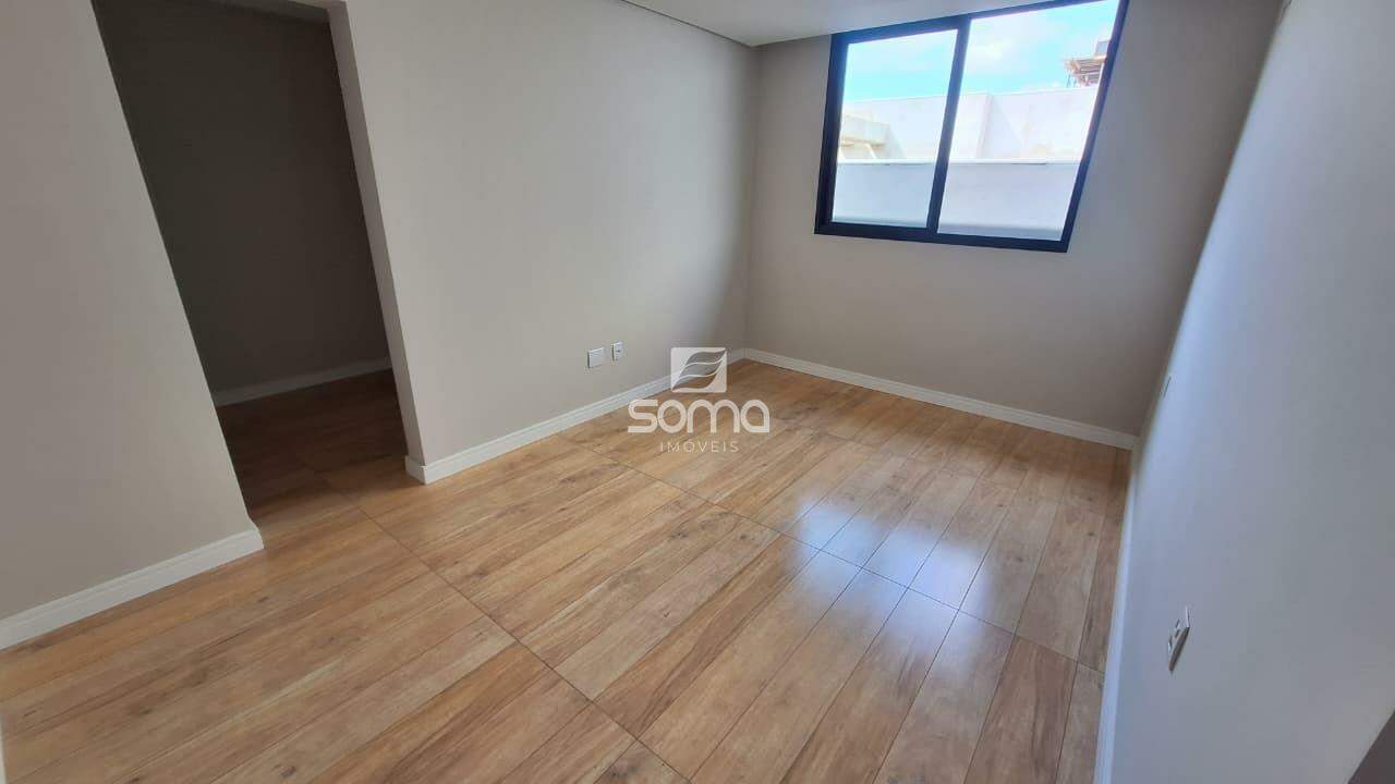 Casa em condomínio à venda no Cond. Villas Park III: