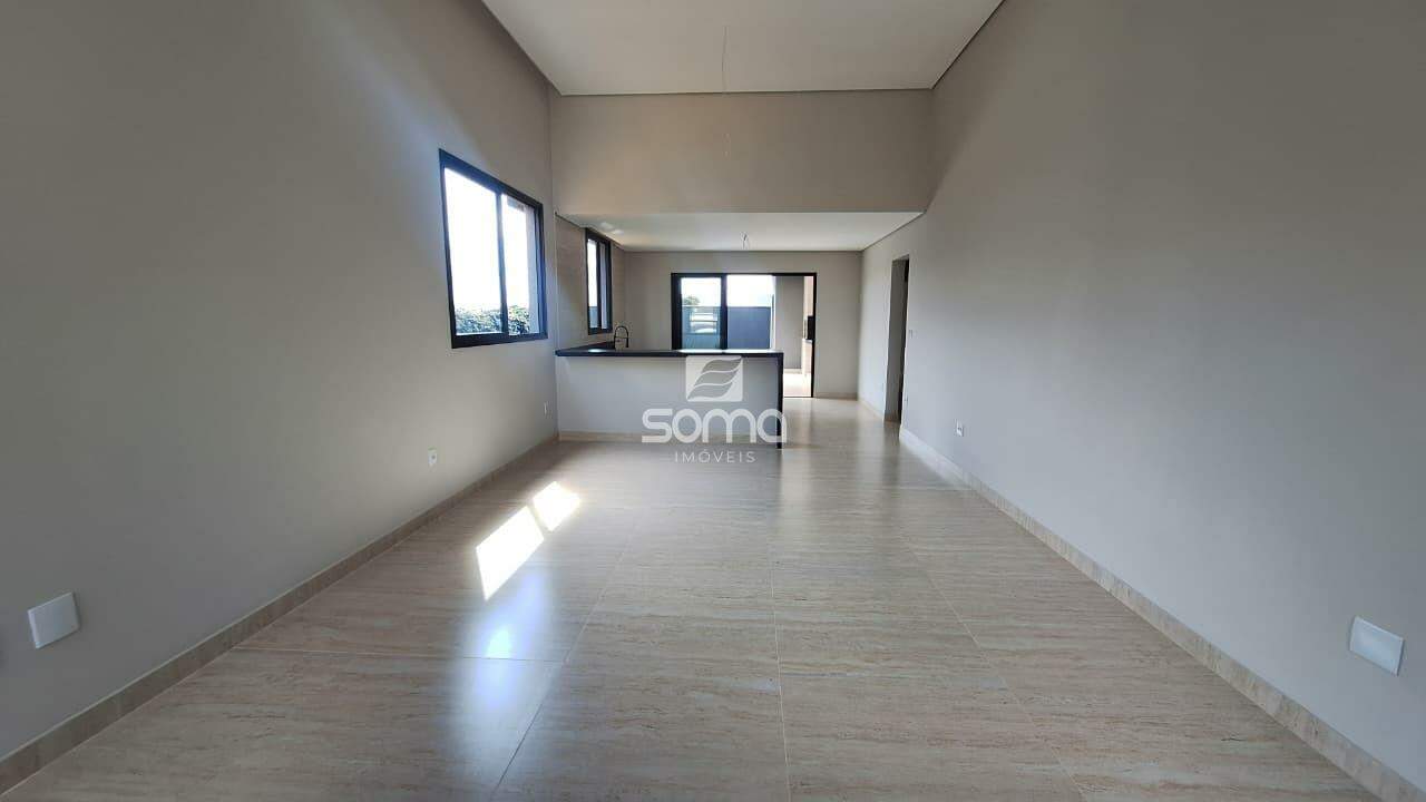 Casa em condomínio à venda no Cond. Villas Park III: