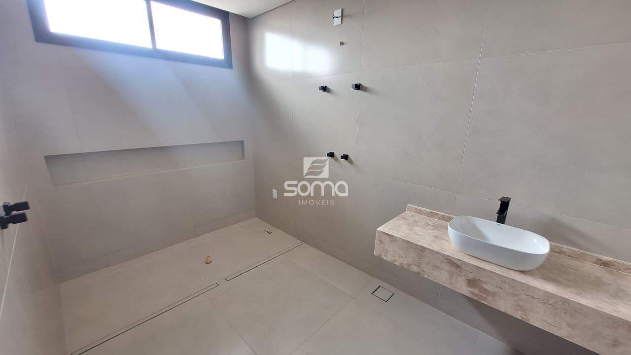 Casa em condomínio à venda no Cond. Villas Park III: