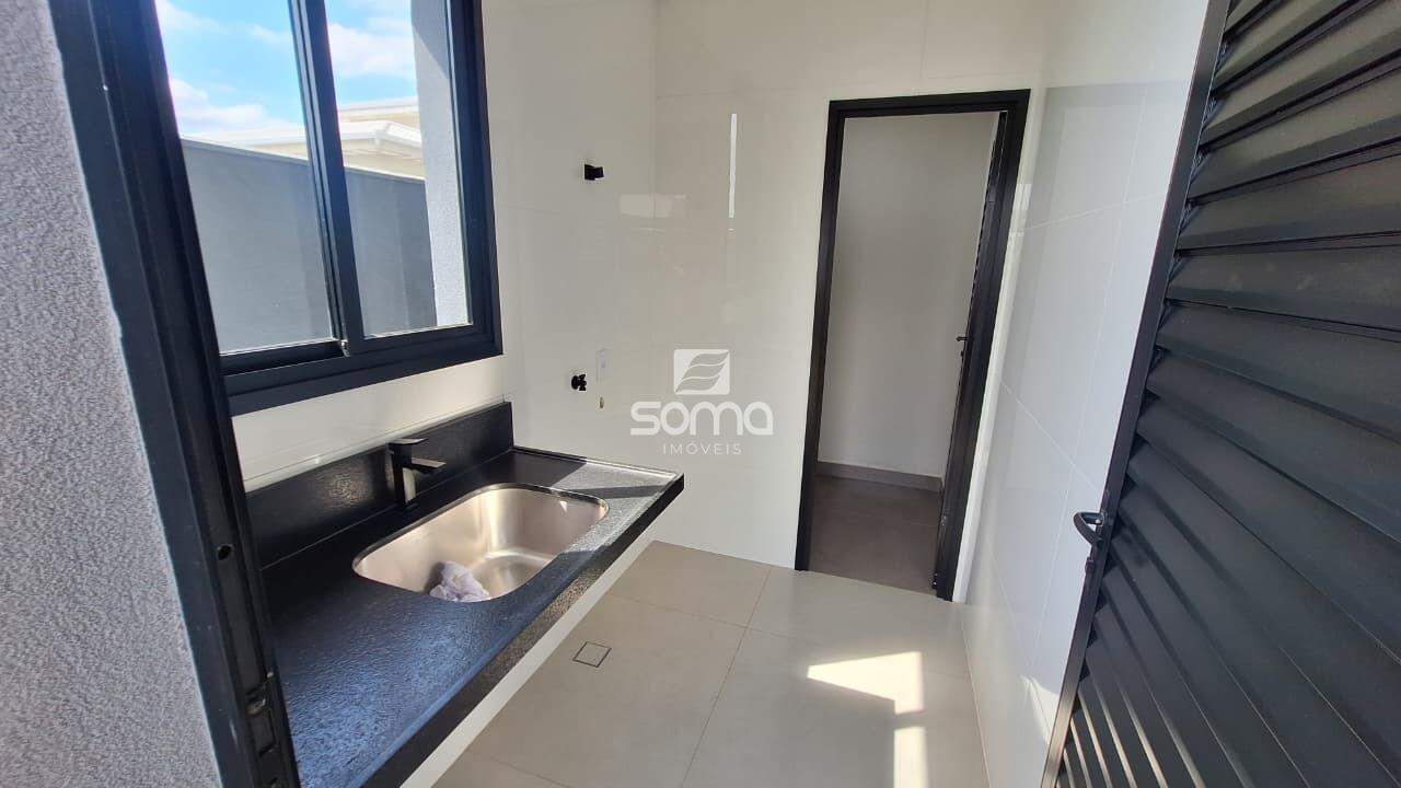 Casa em condomínio à venda no Cond. Villas Park III: