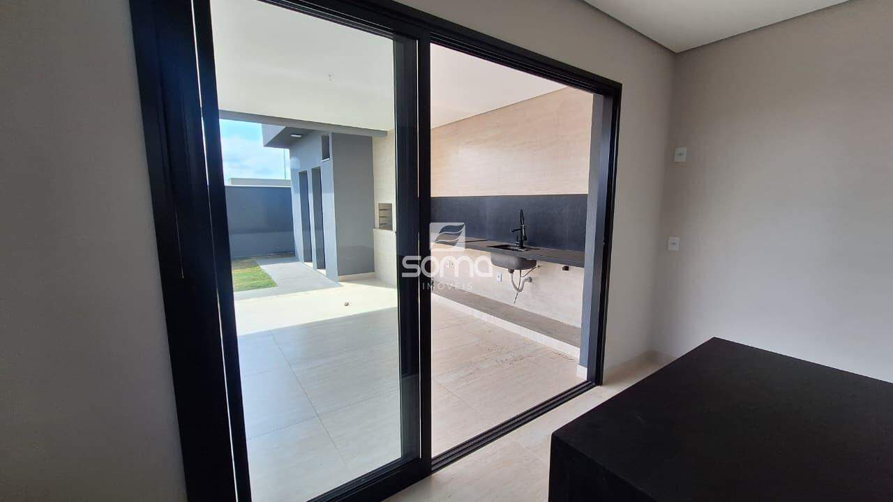 Casa em condomínio à venda no Cond. Villas Park III: