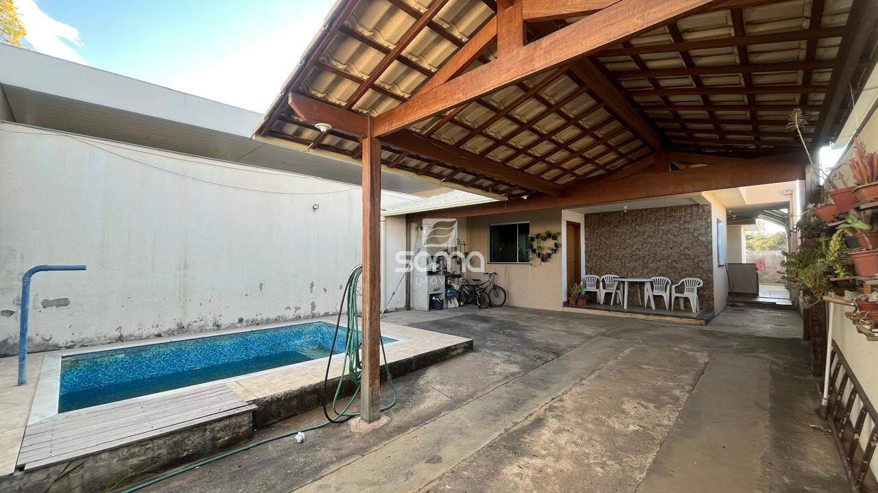 Casa à venda no Maria De Lourdes: 