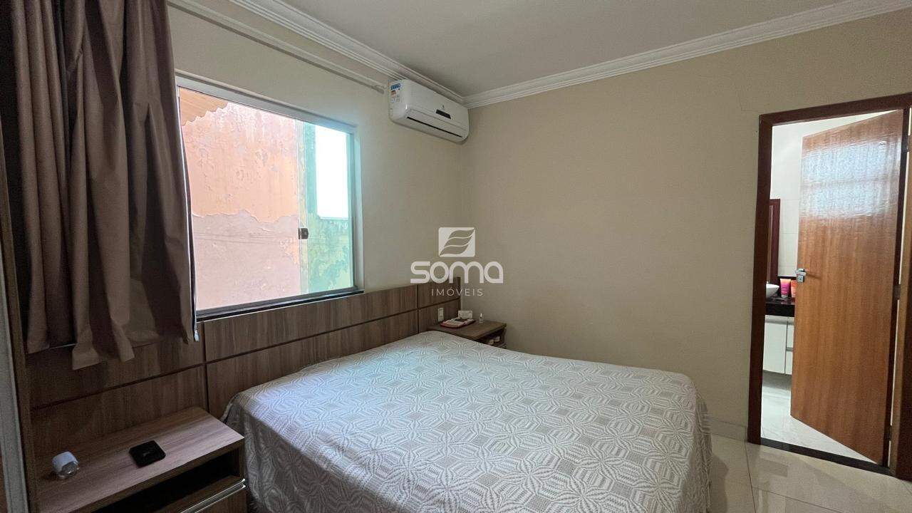 Casa à venda no Maria De Lourdes: 