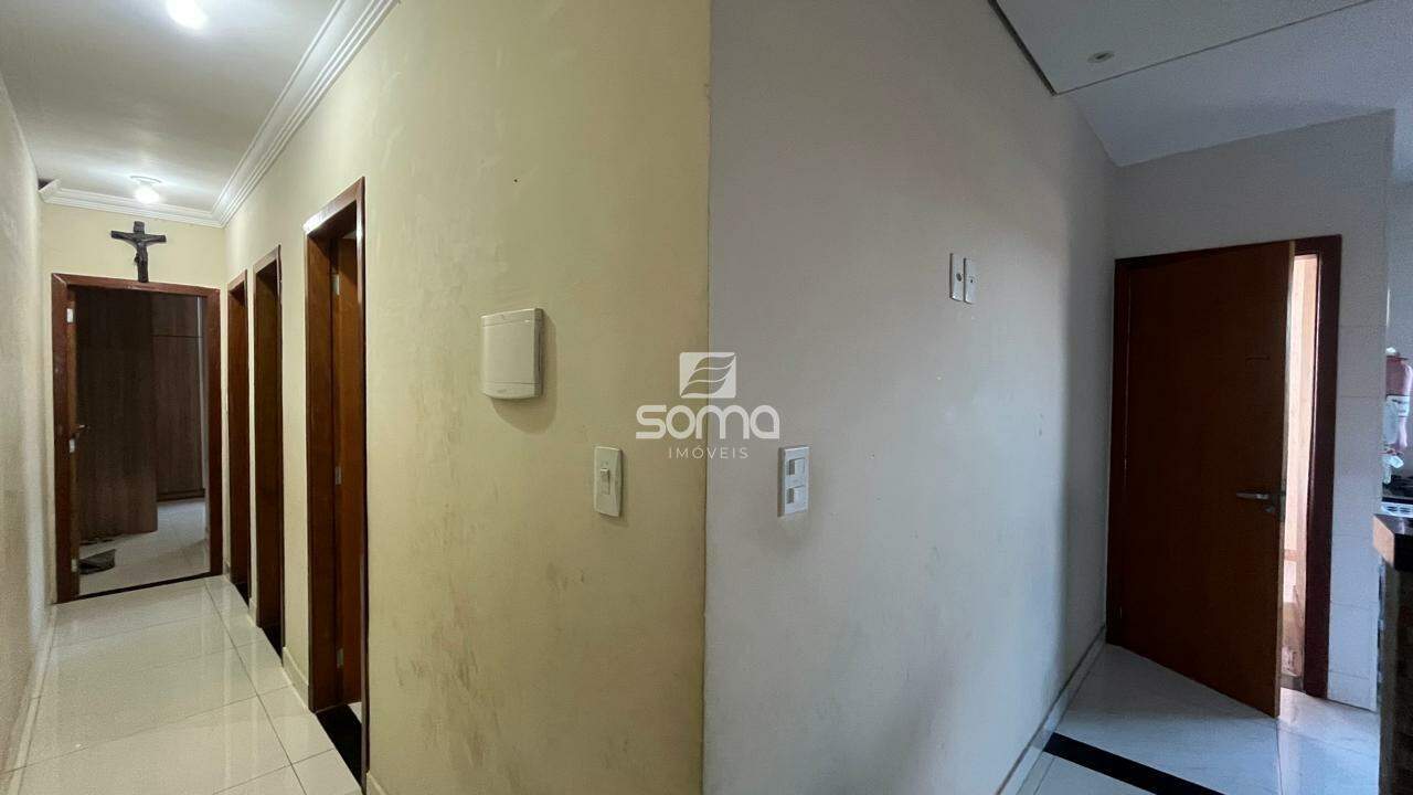 Casa à venda no Maria De Lourdes: 