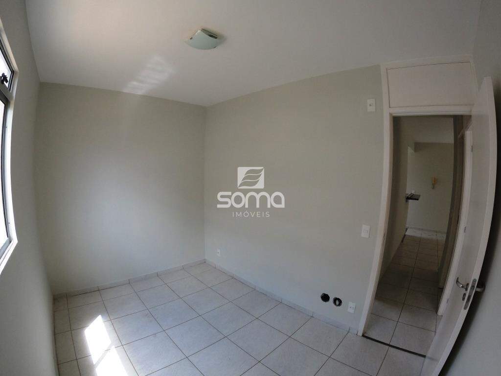 Apartamento para aluguel no Célvia: 