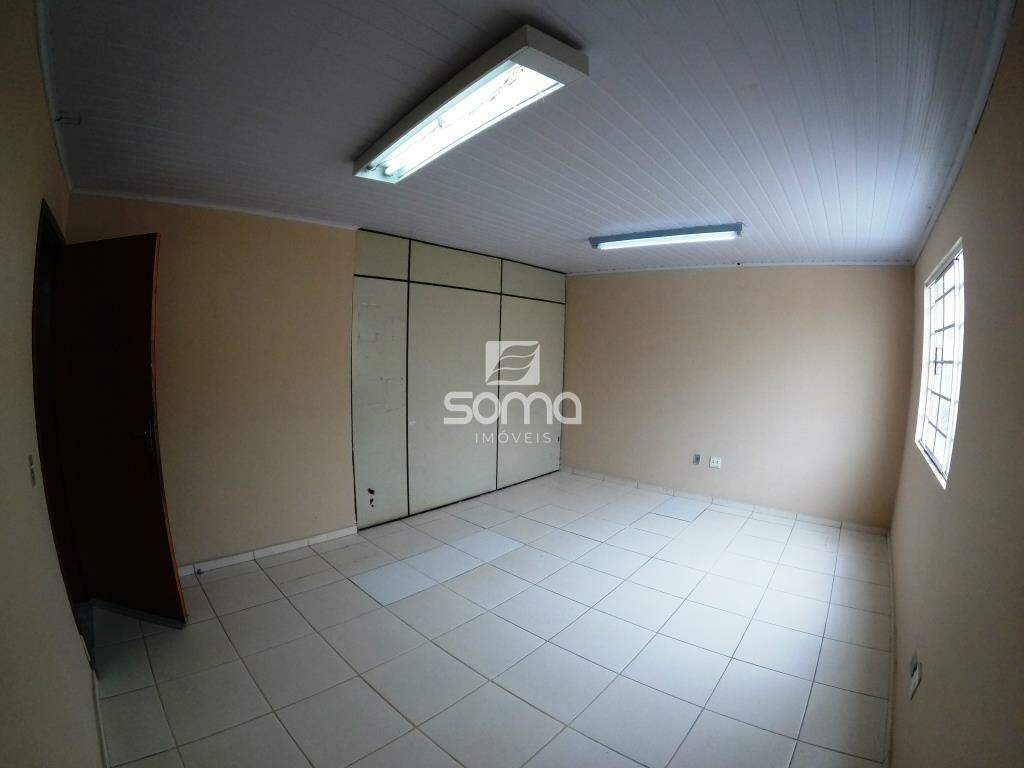 Área Comercial para aluguel no Centro: