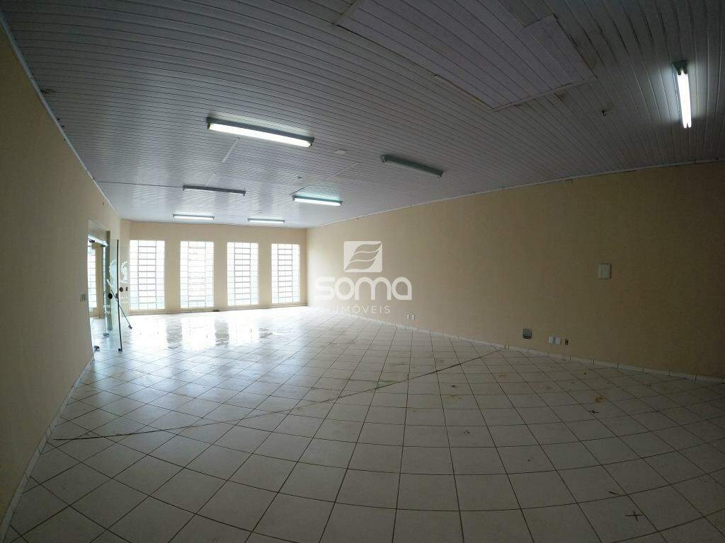 Área Comercial para aluguel no Centro: