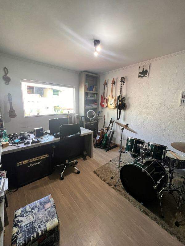 Casa à venda no Jardim Rubi: 