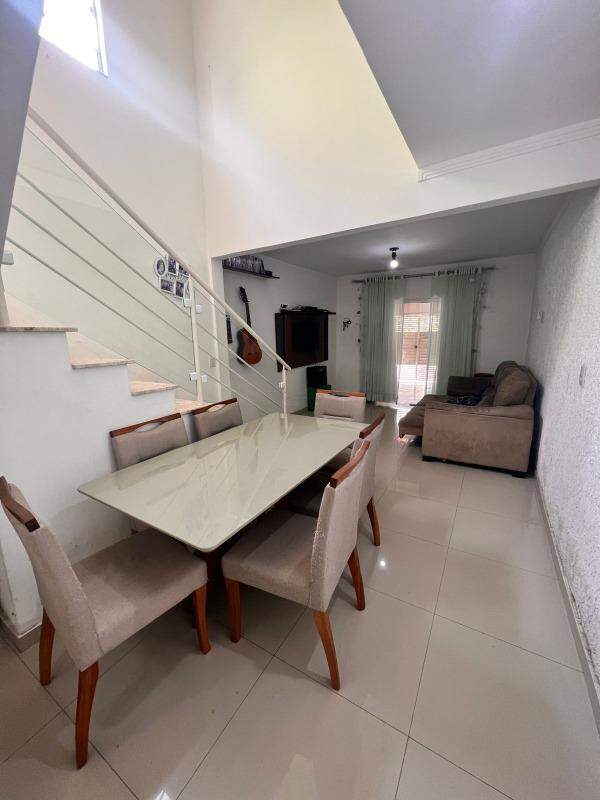 Casa à venda no Jardim Rubi: 