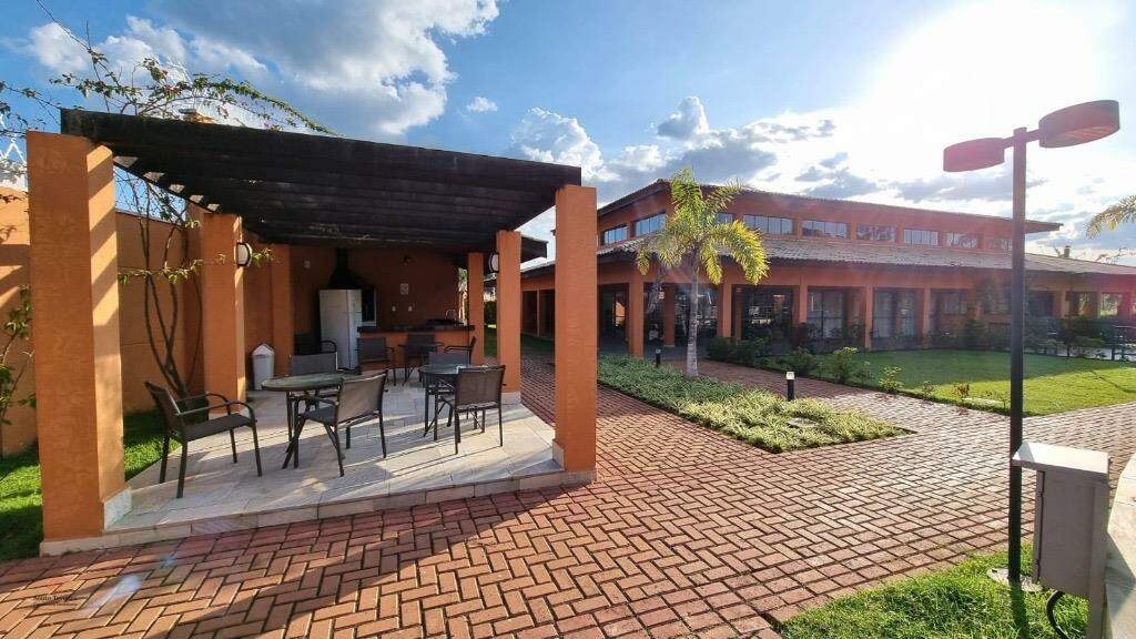 Casa em condomínio à venda no Cézar de Souza: 