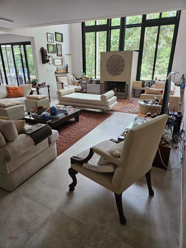 Casa em condomínio à venda no Cézar de Souza: 