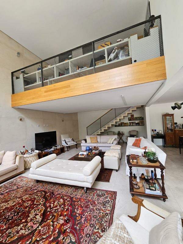 Casa em condomínio à venda no Cézar de Souza: 