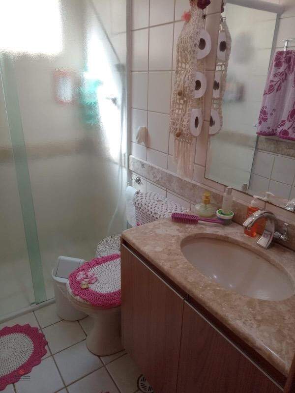 Casa em condomínio à venda no Vila Caputera: 