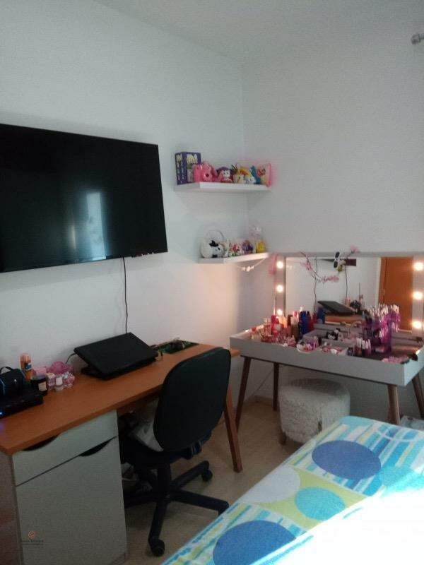 Casa em condomínio à venda no Vila Caputera: 