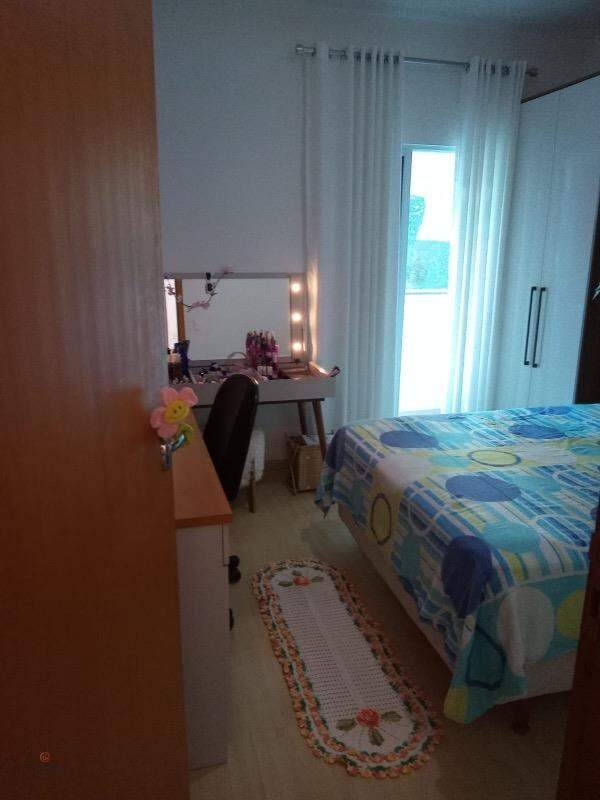 Casa em condomínio à venda no Vila Caputera: 