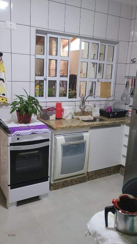 Casa em condomínio à venda no Vila Caputera: 