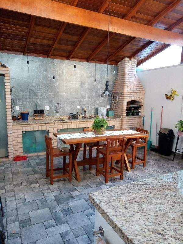 Casa em condomínio à venda no Vila Caputera: 