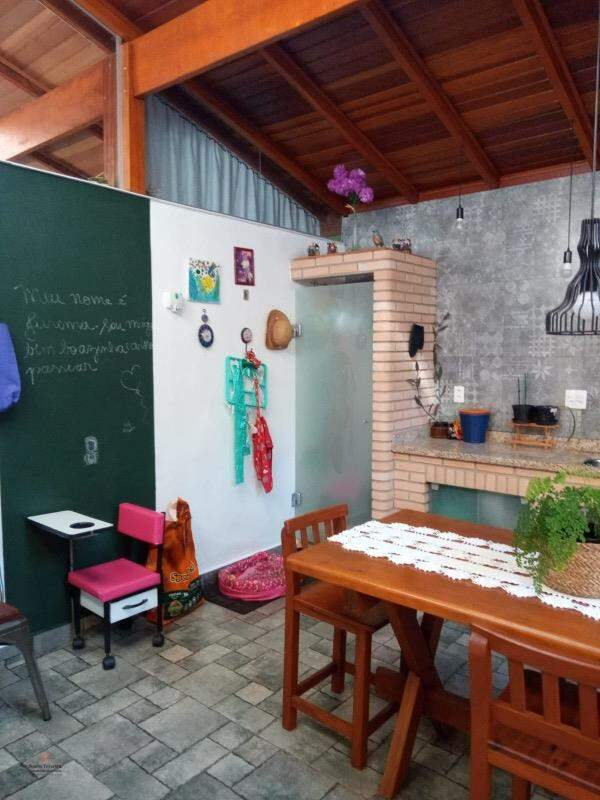 Casa em condomínio à venda no Vila Caputera: 