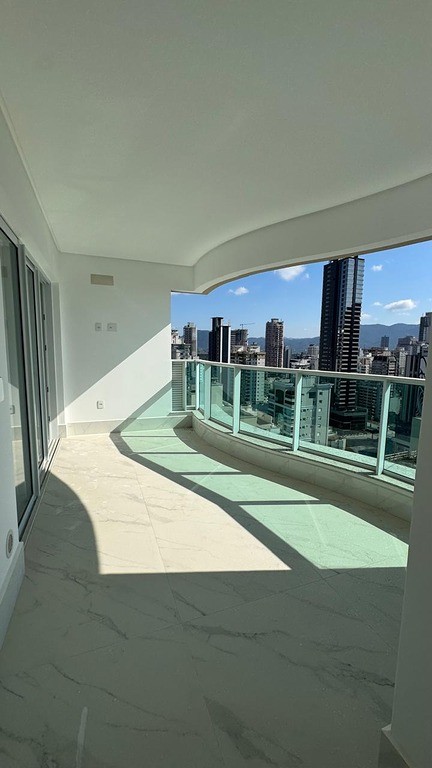 Apartamento à venda no Meia Praia: 24756585_4.jpg