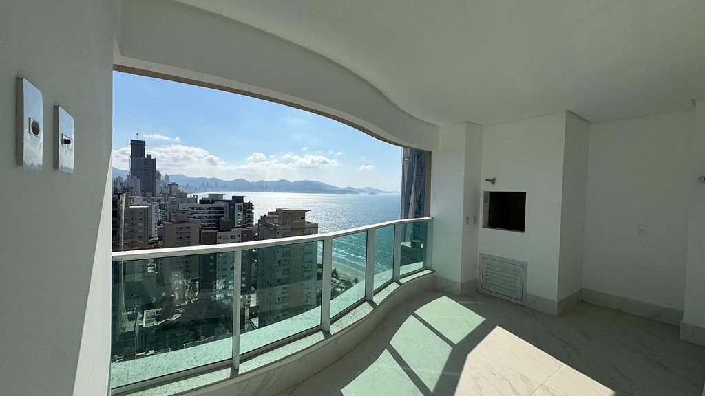 Apartamento à venda no Meia Praia: 24756586_4.jpg