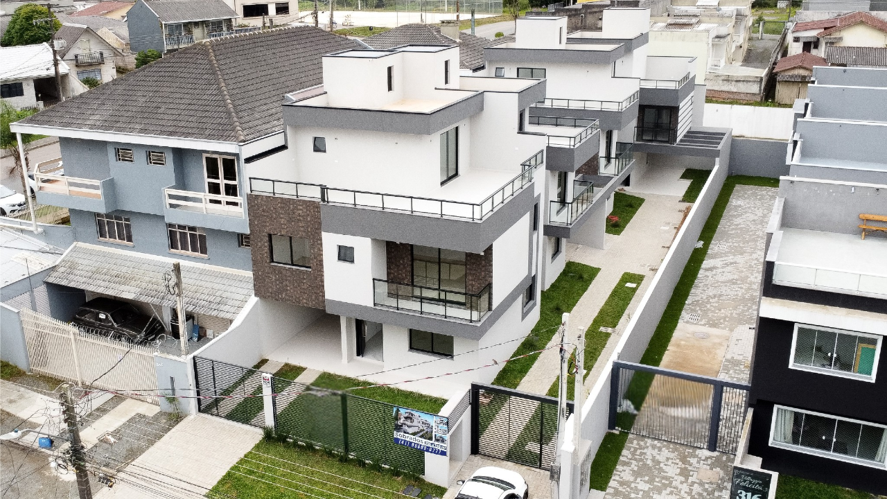 Sobrado à venda no Santa Felicidade: 