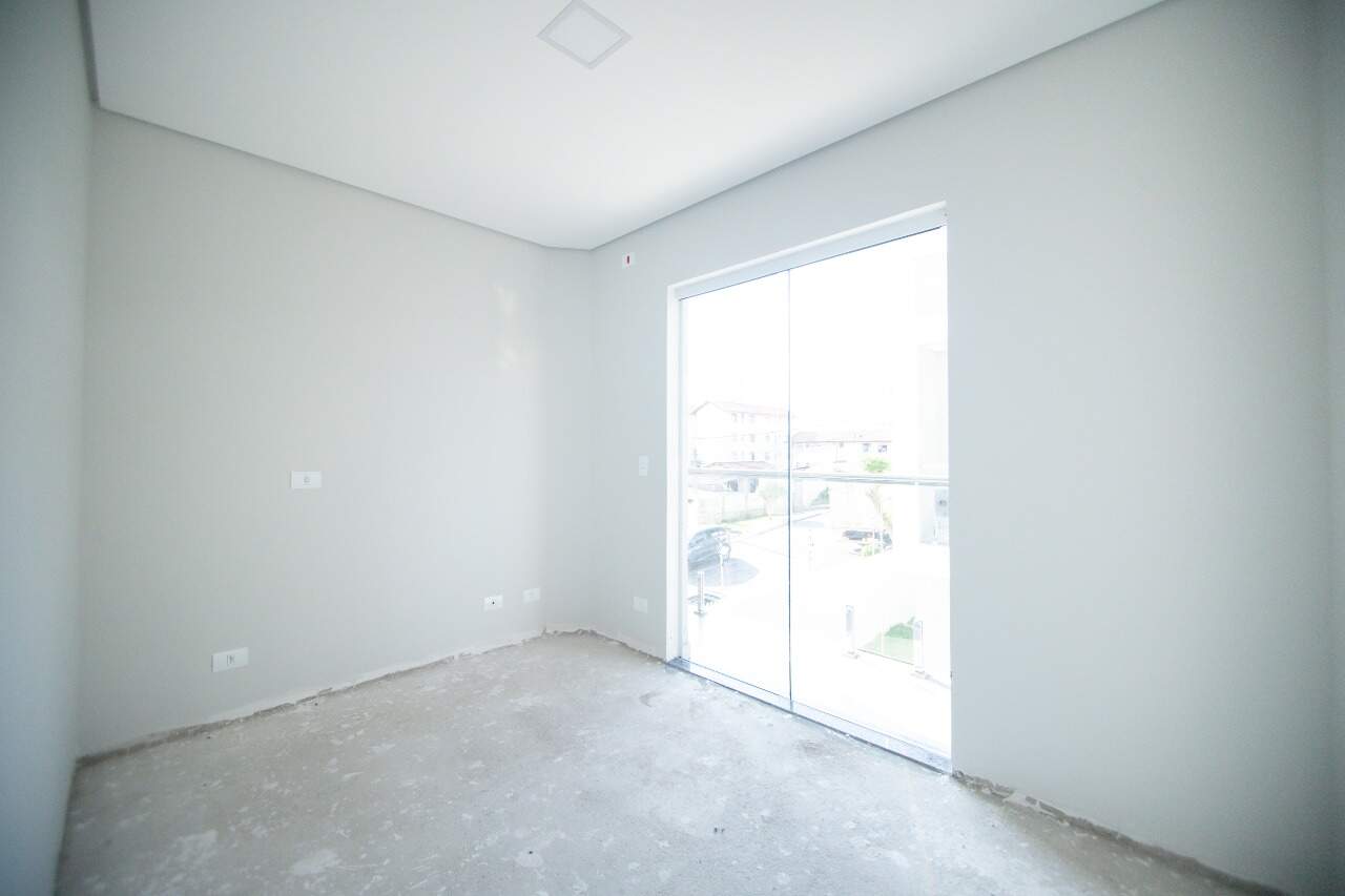 Sobrado Triplex à venda no Cidade Industrial: 