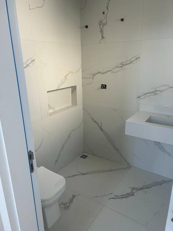 Sobrado Triplex à venda no Santa Cândida: 24494414_4.jpg