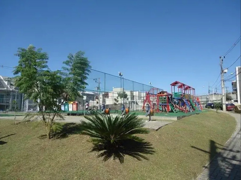 Terreno em condomínio à venda no Pinheirinho: 24651952_4.jpg