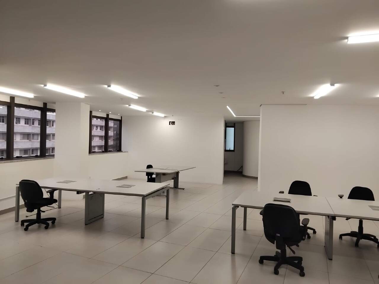 Sala para aluguel no Vila da Serra: 