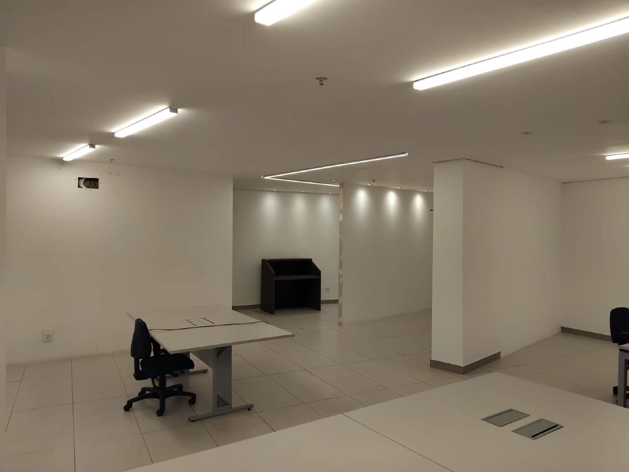 Sala para aluguel no Vila da Serra: 