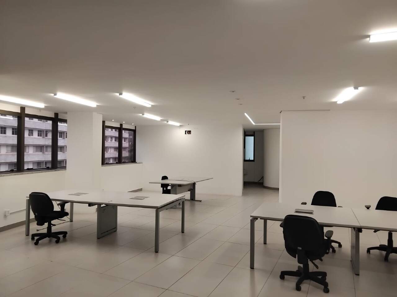 Sala para aluguel no Vila da Serra: 