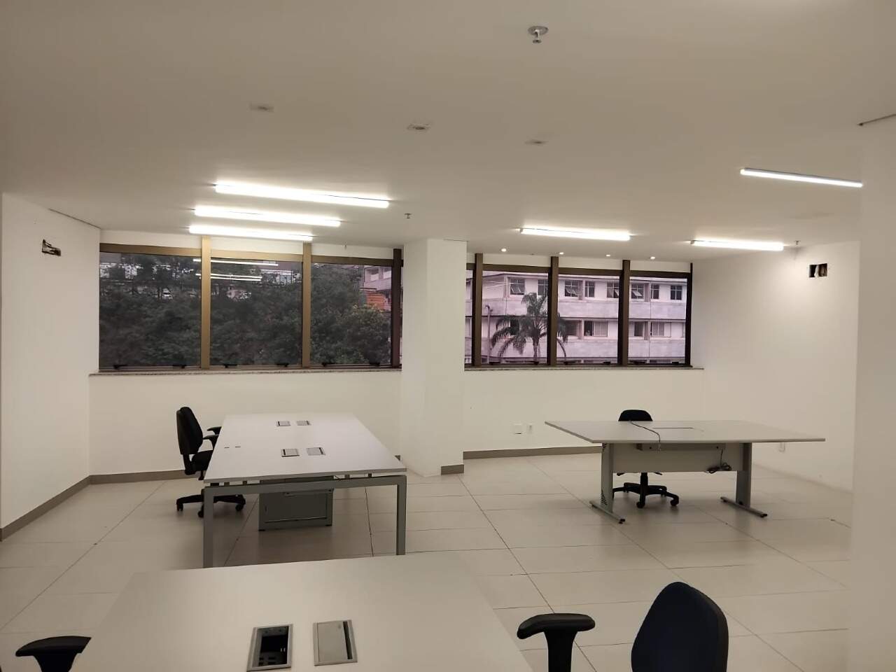 Sala para aluguel no Vila da Serra: 